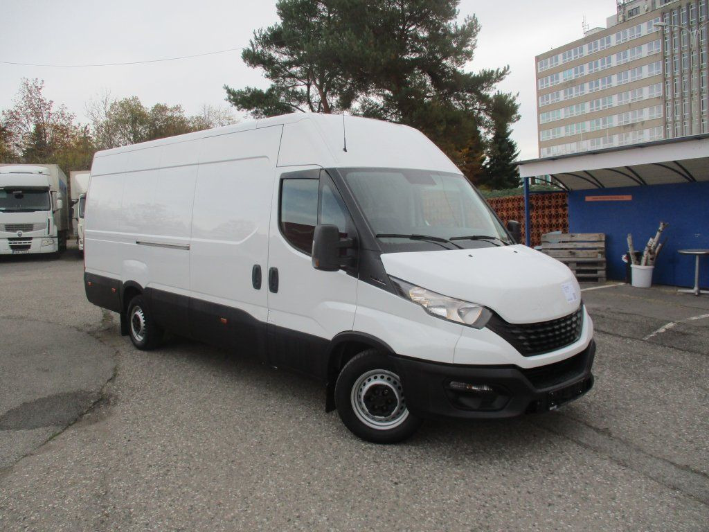 Iveco Daily 35S16 - Цельнометаллический фургон: фото 2 Iveco Daily 35S16 - Цельнометаллический фургон: фото 2