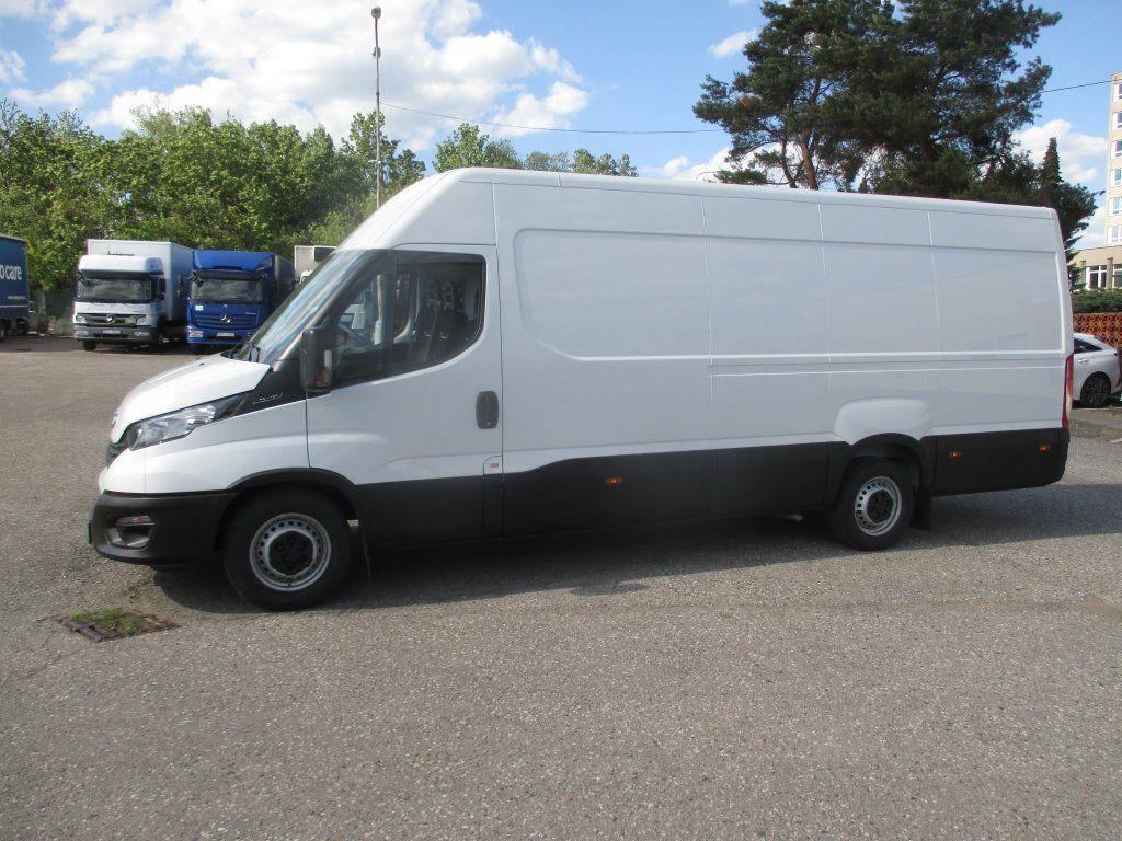 Iveco Daily 35S16 - Цельнометаллический фургон: фото 2 Iveco Daily 35S16 - Цельнометаллический фургон: фото 2