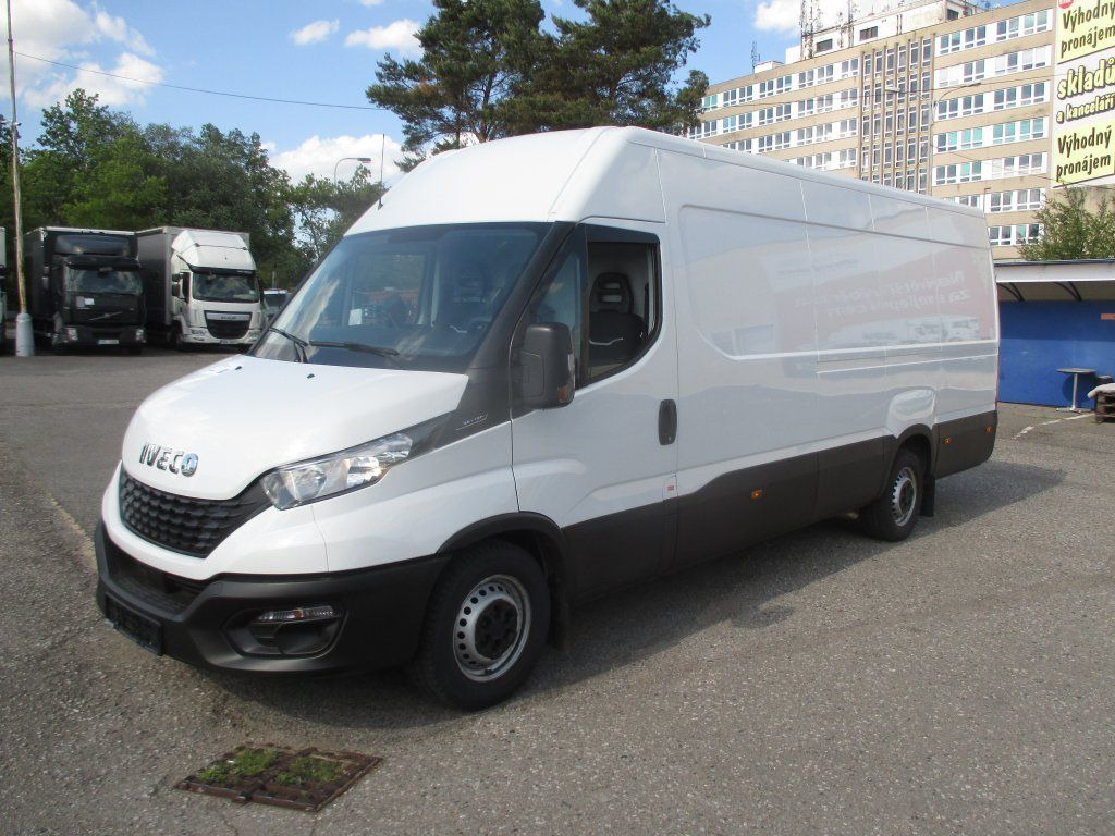 Iveco Daily 35S16 - Цельнометаллический фургон: фото 1 Iveco Daily 35S16 - Цельнометаллический фургон: фото 1