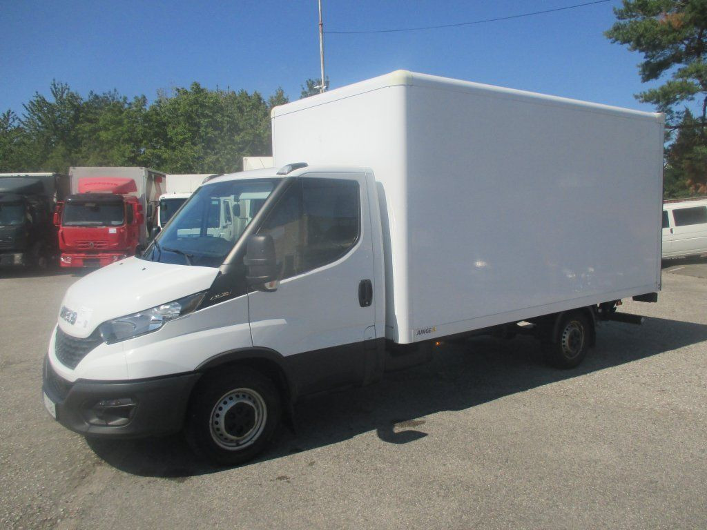 Iveco Daily 35S16 - Цельнометаллический фургон: фото 1 Iveco Daily 35S16 - Цельнометаллический фургон: фото 1