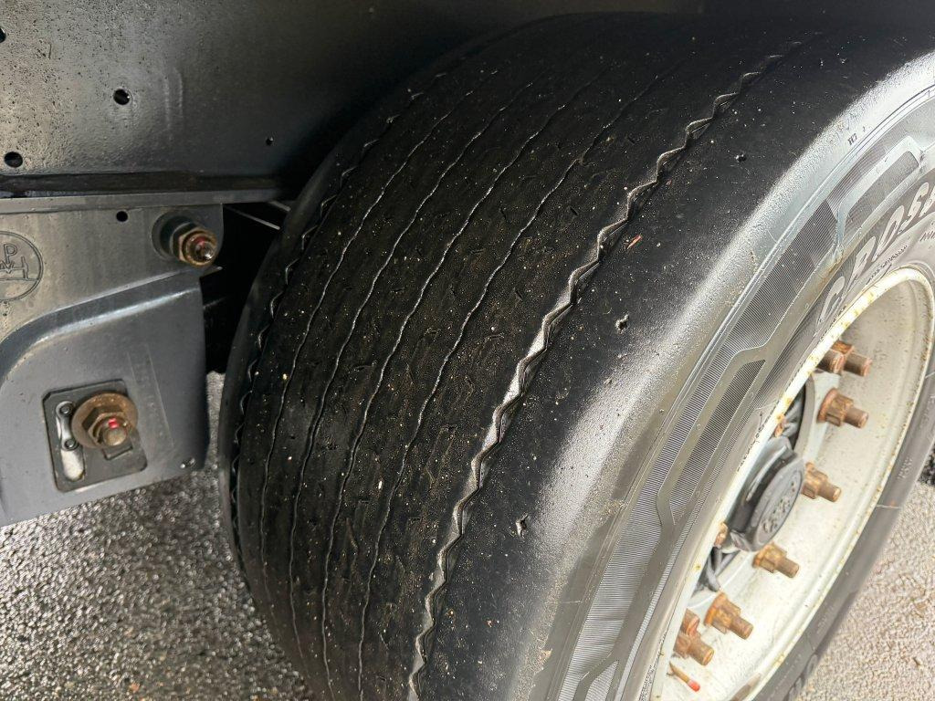 Тентованный полуприцеп Kässbohrer MEGA/lowdeck: фото 10