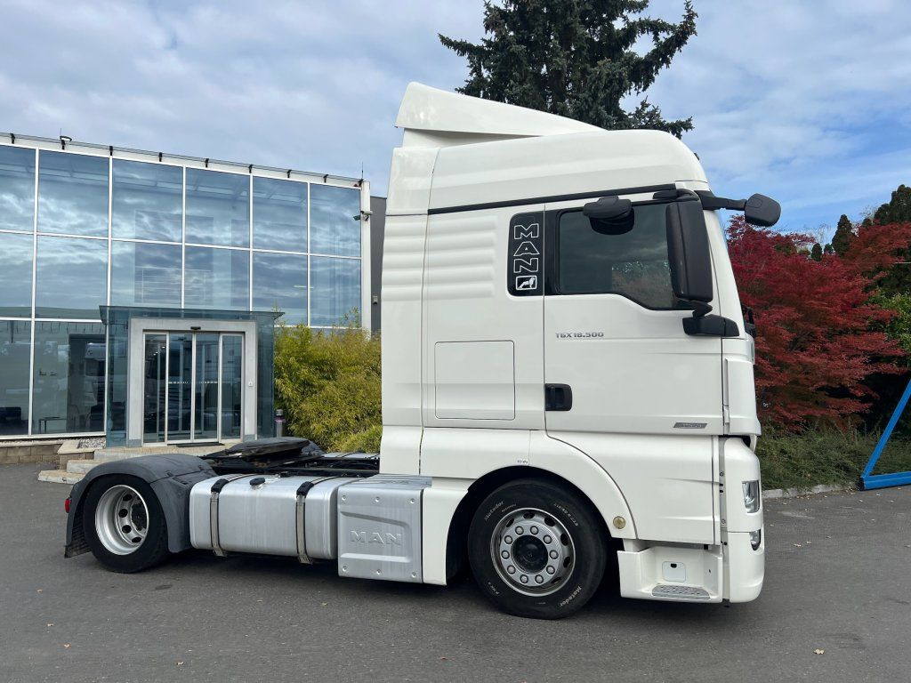 MAN TGX18.500 MEGA/lowdeck - Тягач: фото 3 MAN TGX18.500 MEGA/lowdeck - Тягач: фото 3