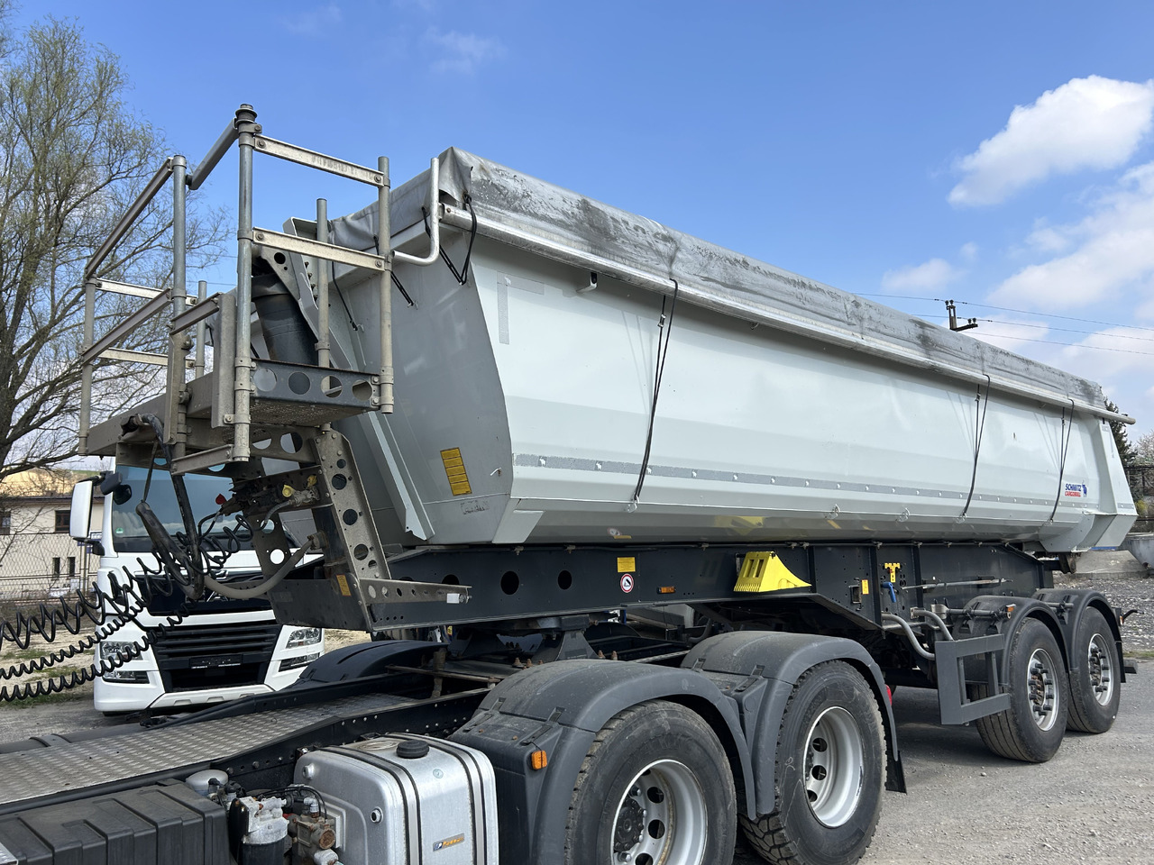 SCHMITZ SCB.S2 / KIPPER 24M3 / 2 AXLE - Самосвальный полуприцеп: фото 2 SCHMITZ SCB.S2 / KIPPER 24M3 / 2 AXLE - Самосвальный полуприцеп: фото 2