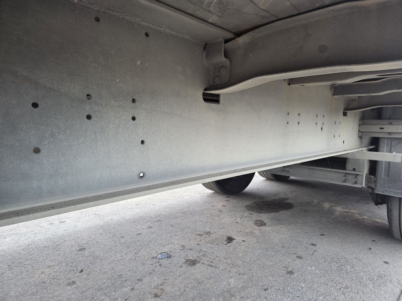 Schmitz Cargobull - Тентованный полуприцеп: фото 4 Schmitz Cargobull - Тентованный полуприцеп: фото 4