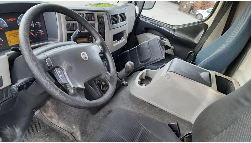 Volvo FL 240 - Тентованный грузовик: фото 5 Volvo FL 240 - Тентованный грузовик: фото 5