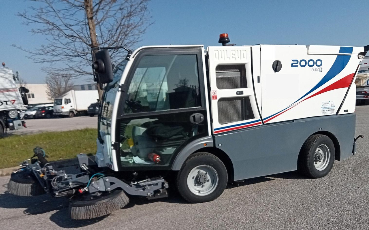 DULEVO 2000 SKY EU5 - Подметально-уборочная машина: фото 1 DULEVO 2000 SKY EU5 - Подметально-уборочная машина: фото 1