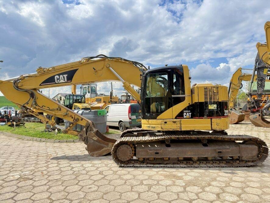 CAT 321C LCR - Гусеничный экскаватор: фото 1 CAT 321C LCR - Гусеничный экскаватор: фото 1