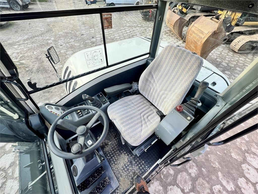 Колёсный экскаватор Terex TW70: фото 15 Колёсный экскаватор Terex TW70: фото 15