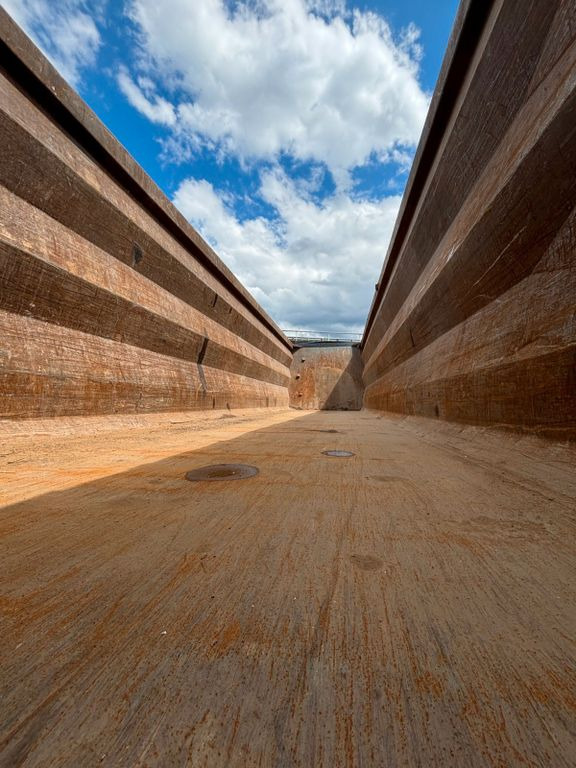 Lück SKF35 Stahl/ 55m³/Liftachse Lück SKF35 Stahl/ 55m³/Liftachse - Самосвальный полуприцеп: фото 5 Lück SKF35 Stahl/ 55m³/Liftachse Lück SKF35 Stahl/ 55m³/Liftachse - Самосвальный полуприцеп: фото 5