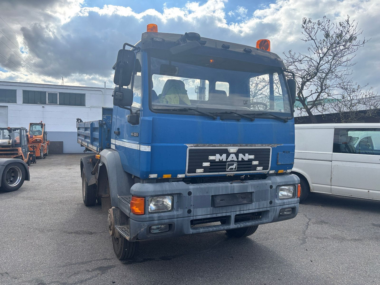 MAN 14.224 12.220 4x4 Meiller 3 Seitenkipper - Самосвал: фото 4 MAN 14.224 12.220 4x4 Meiller 3 Seitenkipper - Самосвал: фото 4