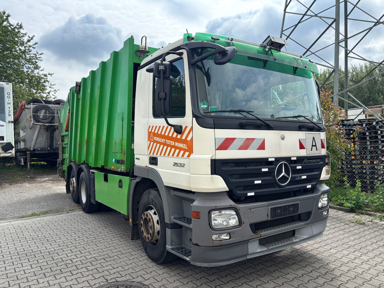 Mercedes-Benz 2532L EU5/Zöller Schüttung/VarioPress/Blatt-Luft - Мусоровоз: фото 1 Mercedes-Benz 2532L EU5/Zöller Schüttung/VarioPress/Blatt-Luft - Мусоровоз: фото 1