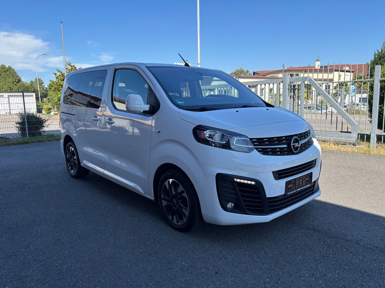 Opel Zafira Life Edition S - Пассажирский фургон: фото 2 Opel Zafira Life Edition S - Пассажирский фургон: фото 2