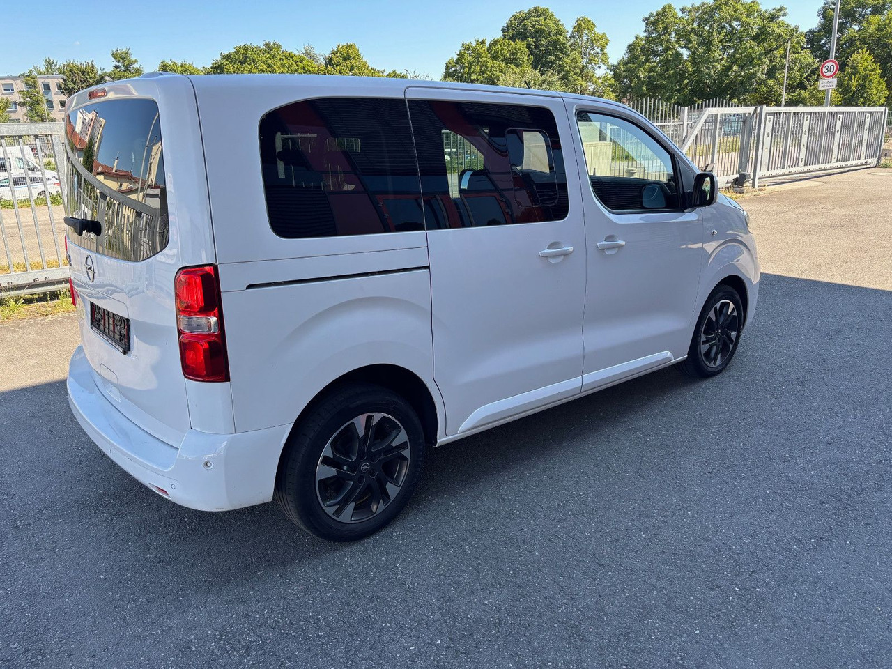 Opel Zafira Life Edition S - Пассажирский фургон: фото 5 Opel Zafira Life Edition S - Пассажирский фургон: фото 5