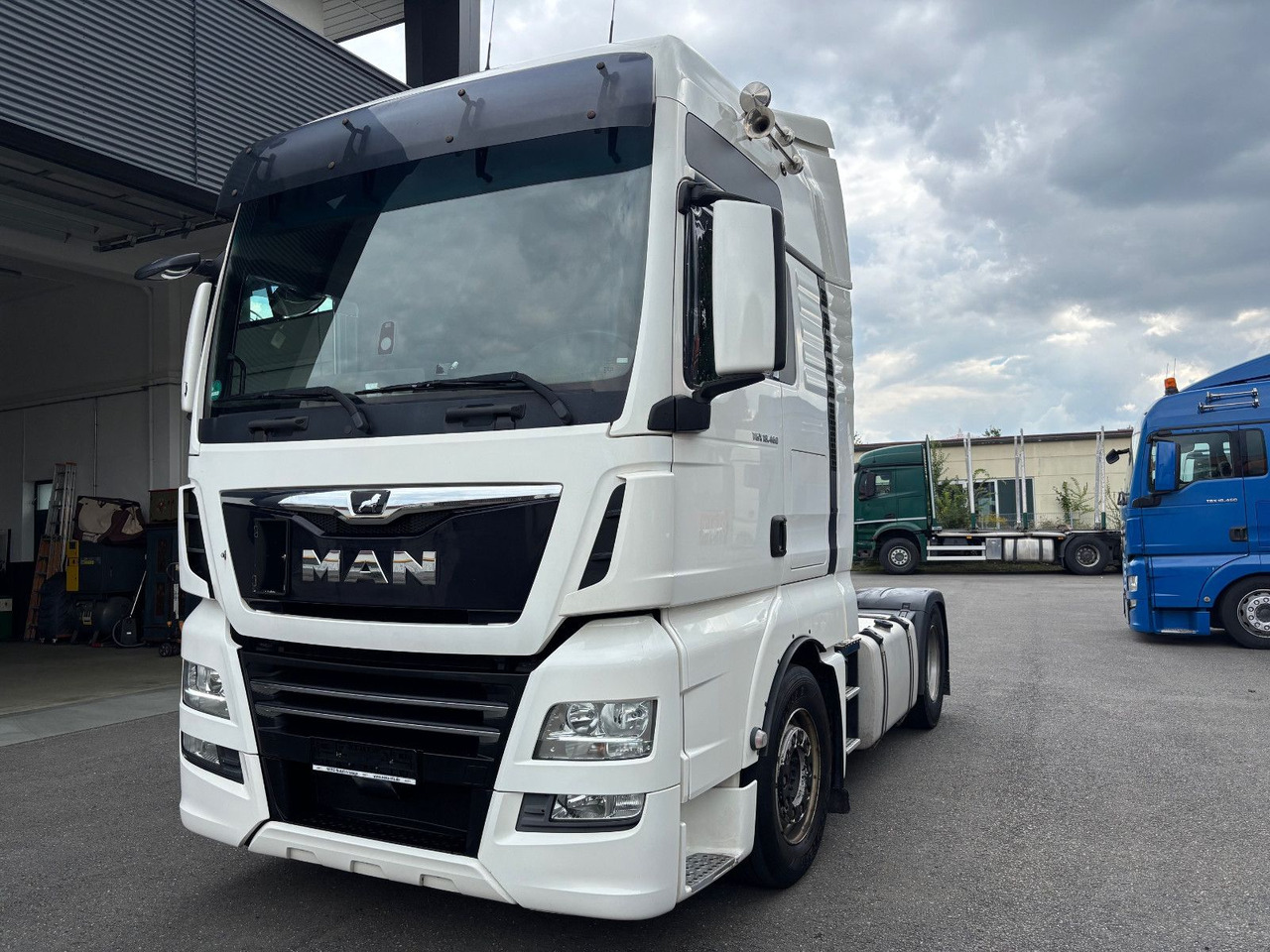 MAN TGX 18.460 XXL/Retader/2xTank/NAVI/TÜV - Тягач: фото 1 MAN TGX 18.460 XXL/Retader/2xTank/NAVI/TÜV - Тягач: фото 1