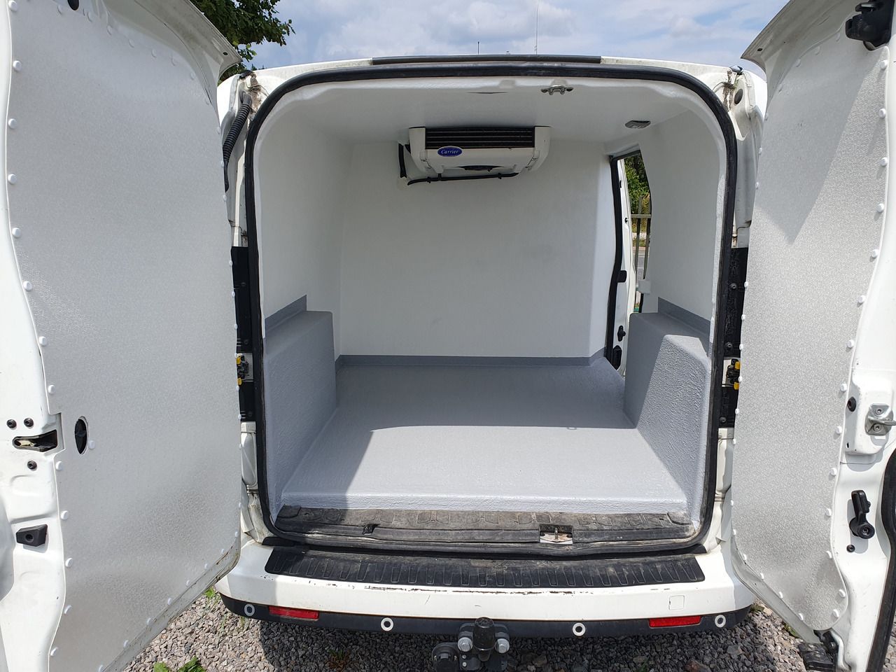 FIAT DOBLO 1.6 LONG CHLODNIA carrier +230v KLIMA EURO6 - Малотоннажный рефрижератор: фото 2 FIAT DOBLO 1.6 LONG CHLODNIA carrier +230v KLIMA EURO6 - Малотоннажный рефрижератор: фото 2