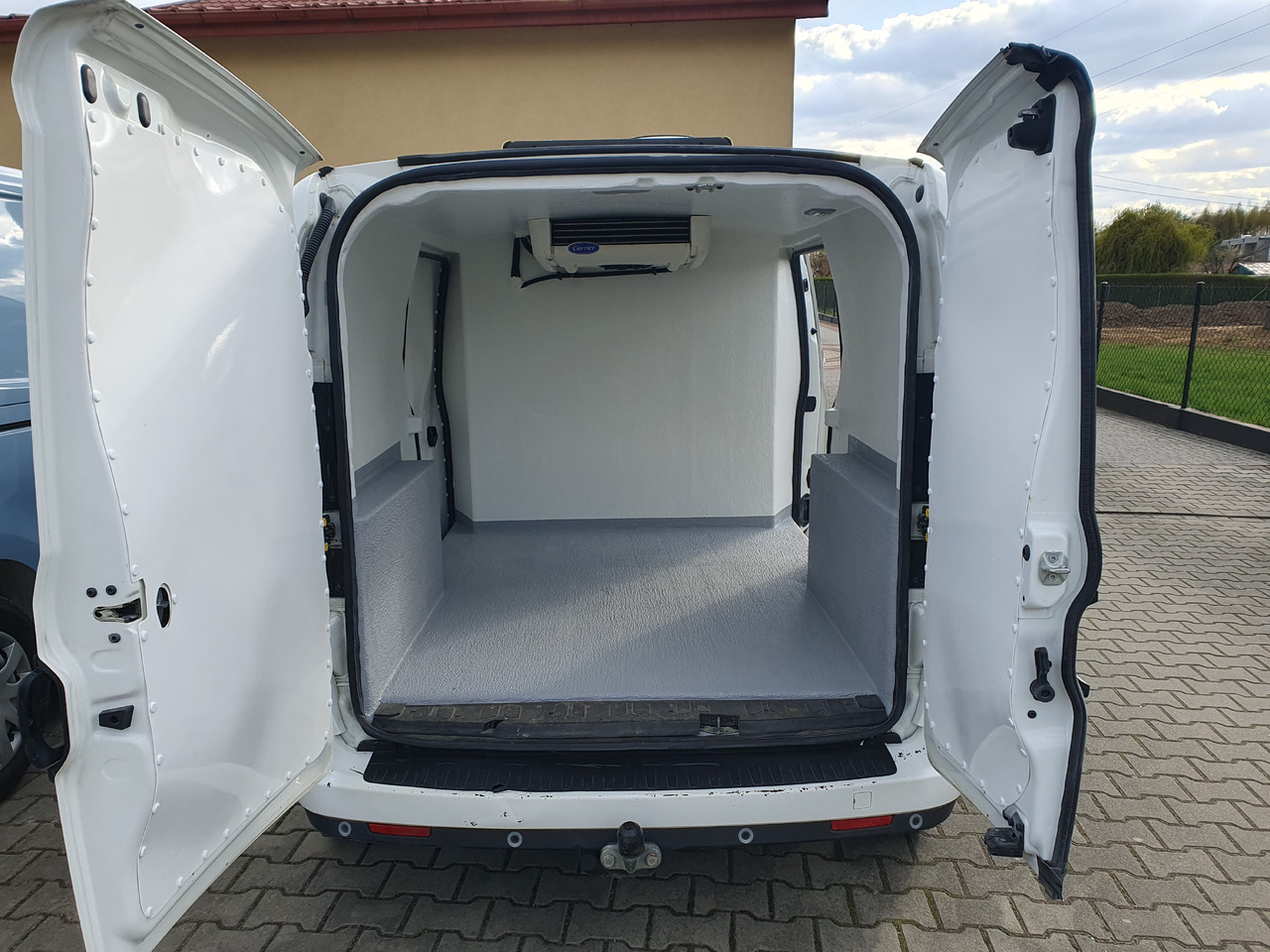 FIAT DOBLO CHLODNIA MROZNIA CARRIER KLIMA EURO6 - Малотоннажный рефрижератор: фото 2 FIAT DOBLO CHLODNIA MROZNIA CARRIER KLIMA EURO6 - Малотоннажный рефрижератор: фото 2