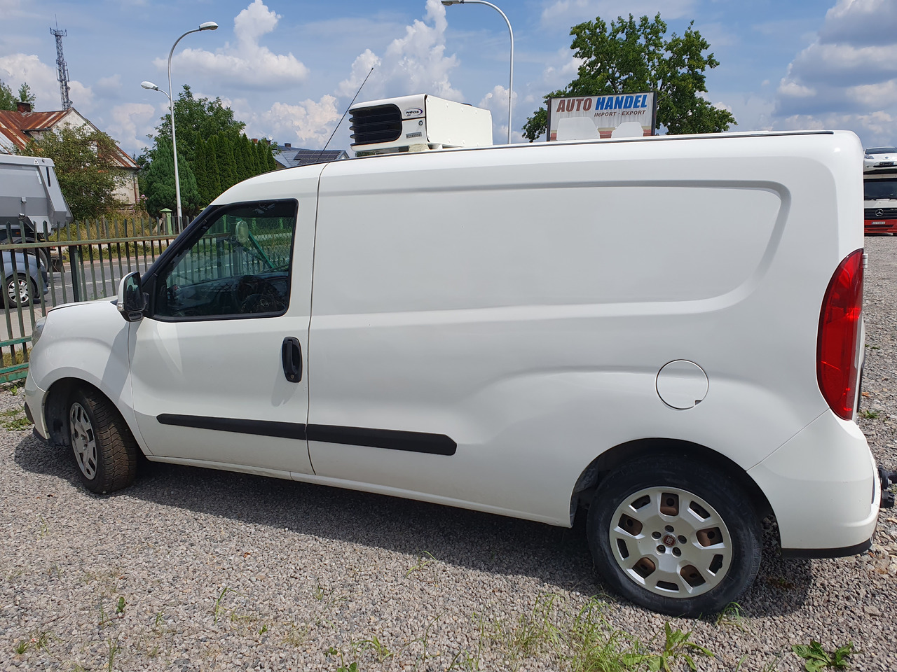 FIAT DOBLO LONG CHLODNIA carrier KLIMA EURO6 - Малотоннажный рефрижератор: фото 4 FIAT DOBLO LONG CHLODNIA carrier KLIMA EURO6 - Малотоннажный рефрижератор: фото 4