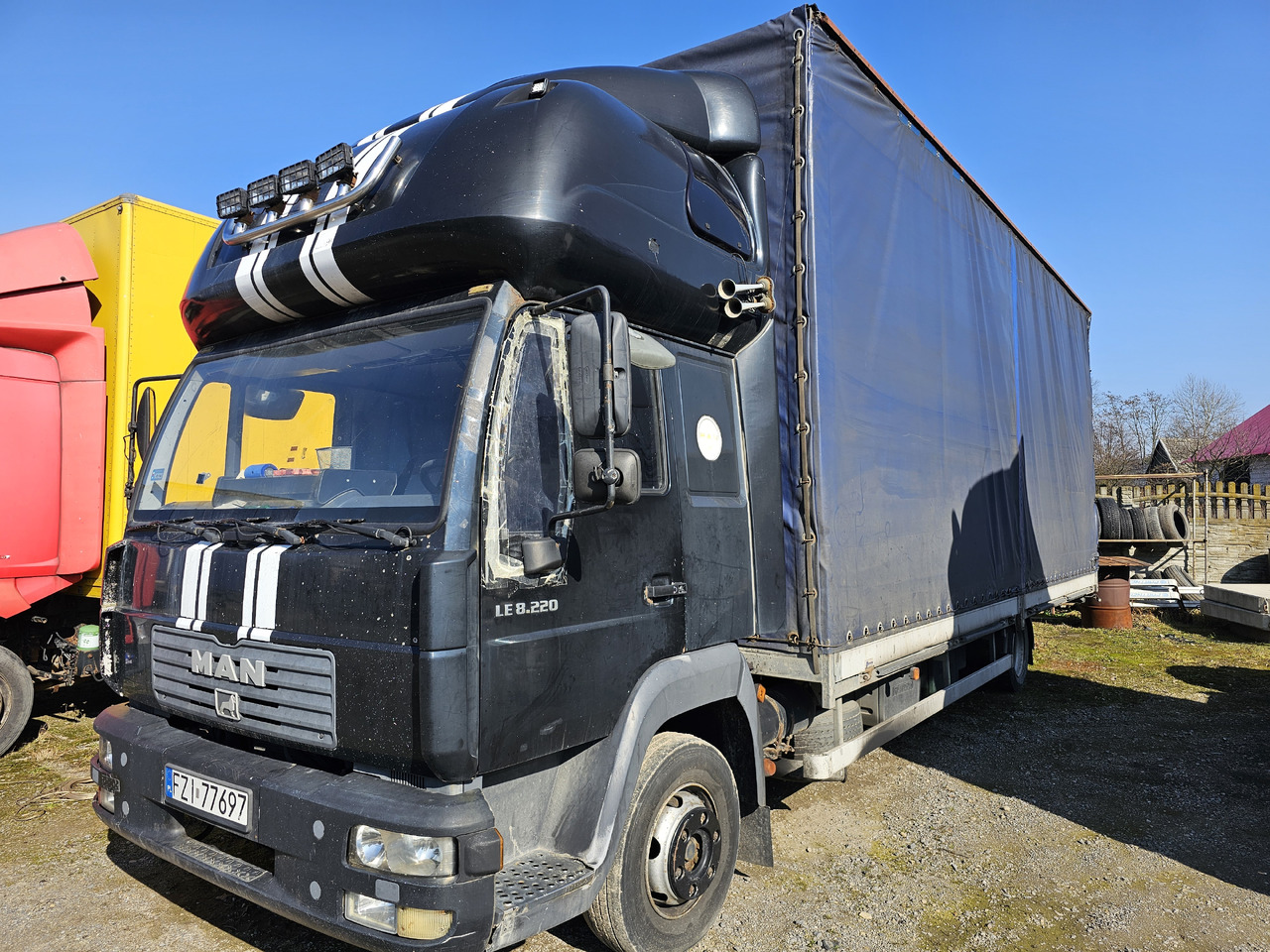 MAN LE 8.220 - Тентованный грузовик: фото 3 MAN LE 8.220 - Тентованный грузовик: фото 3