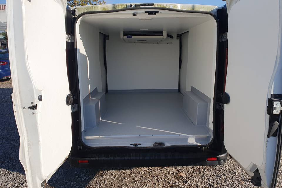RENAULT TRAFIC CHLODNIA MROZNIA CARRIER+230V KLIMA EURO6 - Малотоннажный рефрижератор: фото 2 RENAULT TRAFIC CHLODNIA MROZNIA CARRIER+230V KLIMA EURO6 - Малотоннажный рефрижератор: фото 2