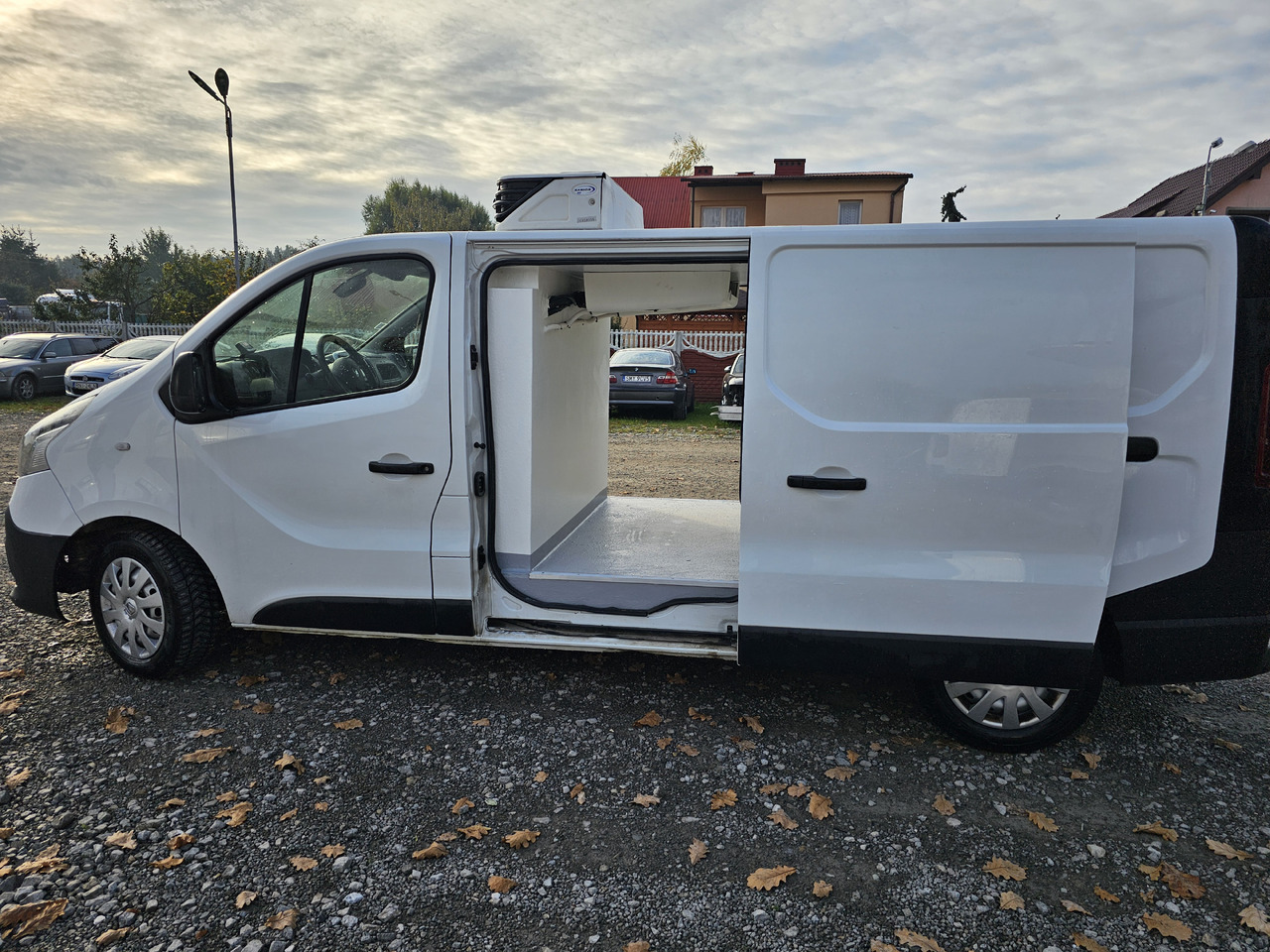 RENAULT TRAFIC MAXI LONG CHLODNIA MROZNIA CARRIER+230V KLIMA NAVI KAMERA EURO6 - Малотоннажный рефрижератор: фото 3 RENAULT TRAFIC MAXI LONG CHLODNIA MROZNIA CARRIER+230V KLIMA NAVI KAMERA EURO6 - Малотоннажный рефрижератор: фото 3