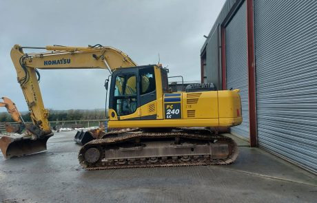 KOMATSU PC240LC-8 - Гусеничный экскаватор: фото 1 KOMATSU PC240LC-8 - Гусеничный экскаватор: фото 1