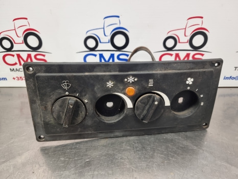 Case 5140, 5120, 5130, Maxxum, Cab Interior Panel 1330774c1 - Кабина и интерьер: фото 2 Case 5140, 5120, 5130, Maxxum, Cab Interior Panel 1330774c1 - Кабина и интерьер: фото 2