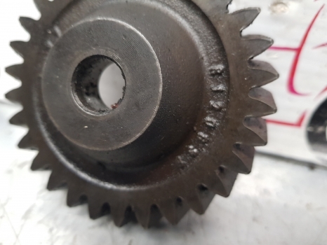 Claas Axion, Arion, Ares Arion 640 Engine Oil Pump Gear Z30 R126638, 6005021594 - Масляный насос для Тракторов: фото 2 Claas Axion, Arion, Ares Arion 640 Engine Oil Pump Gear Z30 R126638, 6005021594 - Масляный насос для Тракторов: фото 2