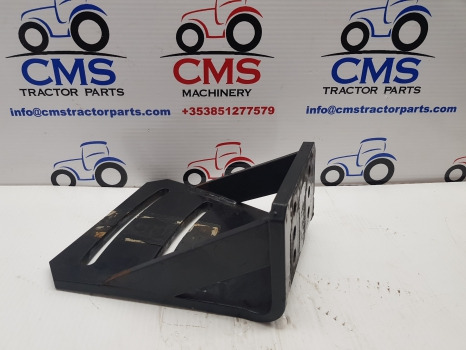 Deutz Agrotron M620 Front Mudguard Bracket 0.016.0439.2 - Крыло: фото 1 Deutz Agrotron M620 Front Mudguard Bracket 0.016.0439.2 - Крыло: фото 1