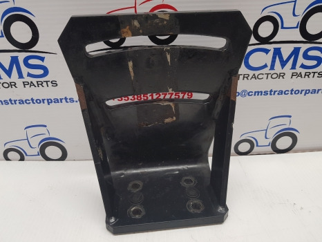 Deutz Agrotron M620 Front Mudguard Bracket 0.016.0439.2 - Крыло: фото 2 Deutz Agrotron M620 Front Mudguard Bracket 0.016.0439.2 - Крыло: фото 2