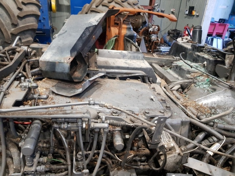 Fendt 928 Transmission Vario Ml260.2 Assy 009995400000a - Коробка передач: фото 2 Fendt 928 Transmission Vario Ml260.2 Assy 009995400000a - Коробка передач: фото 2