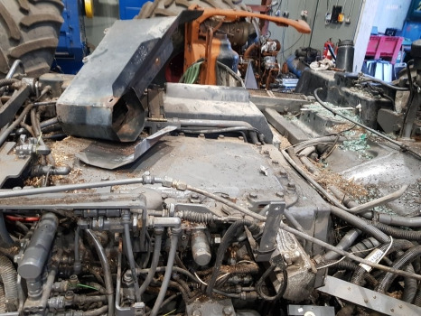 Fendt 928 Transmission Vario Ml260.2 Assy 009995400000a - Коробка передач: фото 3 Fendt 928 Transmission Vario Ml260.2 Assy 009995400000a - Коробка передач: фото 3