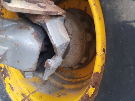 Fermec Massey Ferguson 860 Front Axle Parts 26.18 Lp, 134213, 19725, 130046 - Ось и запчасти: фото 3 Fermec Massey Ferguson 860 Front Axle Parts 26.18 Lp, 134213, 19725, 130046 - Ось и запчасти: фото 3