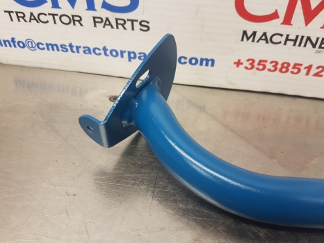 Ford 1000, 600 Series, 4000, 4600 Side Marker Lamp Bracket 83908712 - Свет/ Освещение: фото 3 Ford 1000, 600 Series, 4000, 4600 Side Marker Lamp Bracket 83908712 - Свет/ Освещение: фото 3