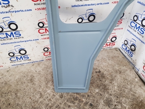 Ford 4000, 5000, 6000, 7000 Cab Door Frame Rhs - Дверь и запчасти для Тракторов: фото 4 Ford 4000, 5000, 6000, 7000 Cab Door Frame Rhs - Дверь и запчасти для Тракторов: фото 4