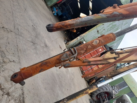 Ford 655c, 555c, 655d, 555d Loader Assy E9nn101ac14z - Фронтальный погрузчик для трактора: фото 2 Ford 655c, 555c, 655d, 555d Loader Assy E9nn101ac14z - Фронтальный погрузчик для трактора: фото 2