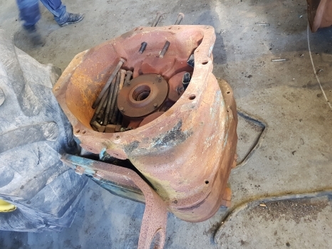 Ford 8530, 8630, 8730, 8830 Transmission Housing Powershift 81867871, F0nn7003ba - Коробка передач для Тракторов: фото 4 Ford 8530, 8630, 8730, 8830 Transmission Housing Powershift 81867871, F0nn7003ba - Коробка передач для Тракторов: фото 4
