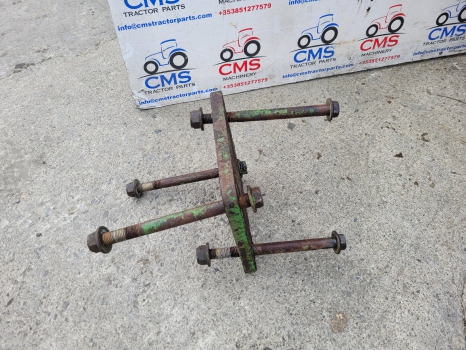 John Deere 3800 Front Axle Bracket Z73636, 19m8628, H149361 - Подвеска: фото 3 John Deere 3800 Front Axle Bracket Z73636, 19m8628, H149361 - Подвеска: фото 3