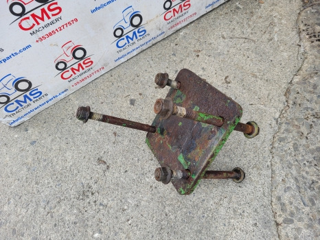 John Deere 3800 Front Axle Bracket Z73636, 19m8628, H149361 - Подвеска: фото 4 John Deere 3800 Front Axle Bracket Z73636, 19m8628, H149361 - Подвеска: фото 4