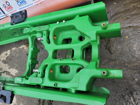 John Deere 6145r, 6215r Front Axle Support Assy L207531, L213734, L223495 - Подвеска: фото 2 John Deere 6145r, 6215r Front Axle Support Assy L207531, L213734, L223495 - Подвеска: фото 2