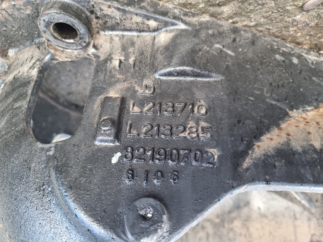 John Deere 6145r, 6m, 6r Series, Exhaust Carrier Bracket L213285 - Глушитель/ Выхлопная система: фото 3 John Deere 6145r, 6m, 6r Series, Exhaust Carrier Bracket L213285 - Глушитель/ Выхлопная система: фото 3
