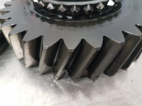 John Deere 7800, 6800, 6900, 7810, 6910, 7700, 7600 Pto Gear R130898, L100535 - Карданный вал для Тракторов: фото 3 John Deere 7800, 6800, 6900, 7810, 6910, 7700, 7600 Pto Gear R130898, L100535 - Карданный вал для Тракторов: фото 3