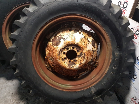 Massey Ferguson 135, 35 David Brown, Ford 2000, 3000 Wheel Pair 12.4-23 - Колесо для Сельскохозяйственной техники: фото 2 Massey Ferguson 135, 35 David Brown, Ford 2000, 3000 Wheel Pair 12.4-23 - Колесо для Сельскохозяйственной техники: фото 2