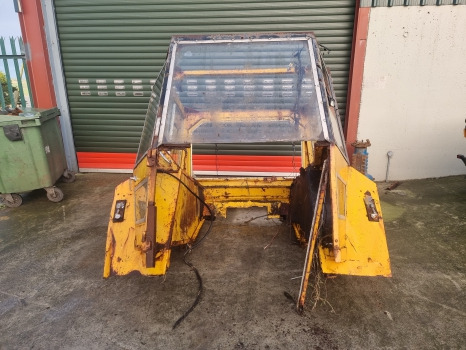 Massey Ferguson 50b, 50 Series, Cab Frame With Doors And Glasses 50b, 50amd - Кабина: фото 3 Massey Ferguson 50b, 50 Series, Cab Frame With Doors And Glasses 50b, 50amd - Кабина: фото 3