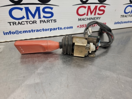 New Holland Case Mxu, Tm, Ts, Tl, Forward Revere Switch 82034514, - Электрическая система: фото 5 New Holland Case Mxu, Tm, Ts, Tl, Forward Revere Switch 82034514, - Электрическая система: фото 5