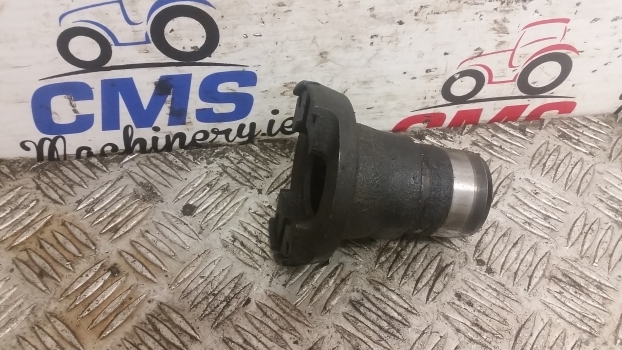 New Holland T5.100, T5.110, T5.120 4wd Propeller Shaft Hub 47669813 - Карданный вал для Тракторов: фото 1 New Holland T5.100, T5.110, T5.120 4wd Propeller Shaft Hub 47669813 - Карданный вал для Тракторов: фото 1