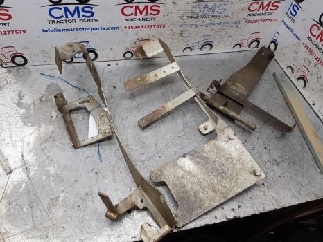 New Holland T5, Case Farmall Series T5.95 Radiator Linkage Kit 84317359 - Система охлаждения для Тракторов: фото 2 New Holland T5, Case Farmall Series T5.95 Radiator Linkage Kit 84317359 - Система охлаждения для Тракторов: фото 2