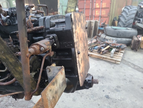 Запчасти для Тракторов Massey Ferguson 4255 Fwd Drop Box Assembly: фото 7