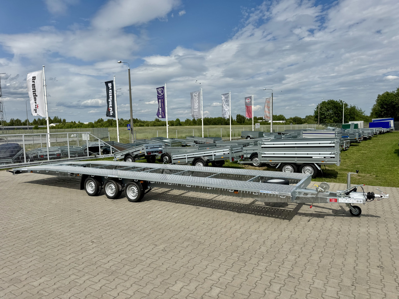 NIEWIADÓW Indiana 9m x 2.1 m | 3.5T - Прицеп-автовоз: фото 2 NIEWIADÓW Indiana 9m x 2.1 m | 3.5T - Прицеп-автовоз: фото 2