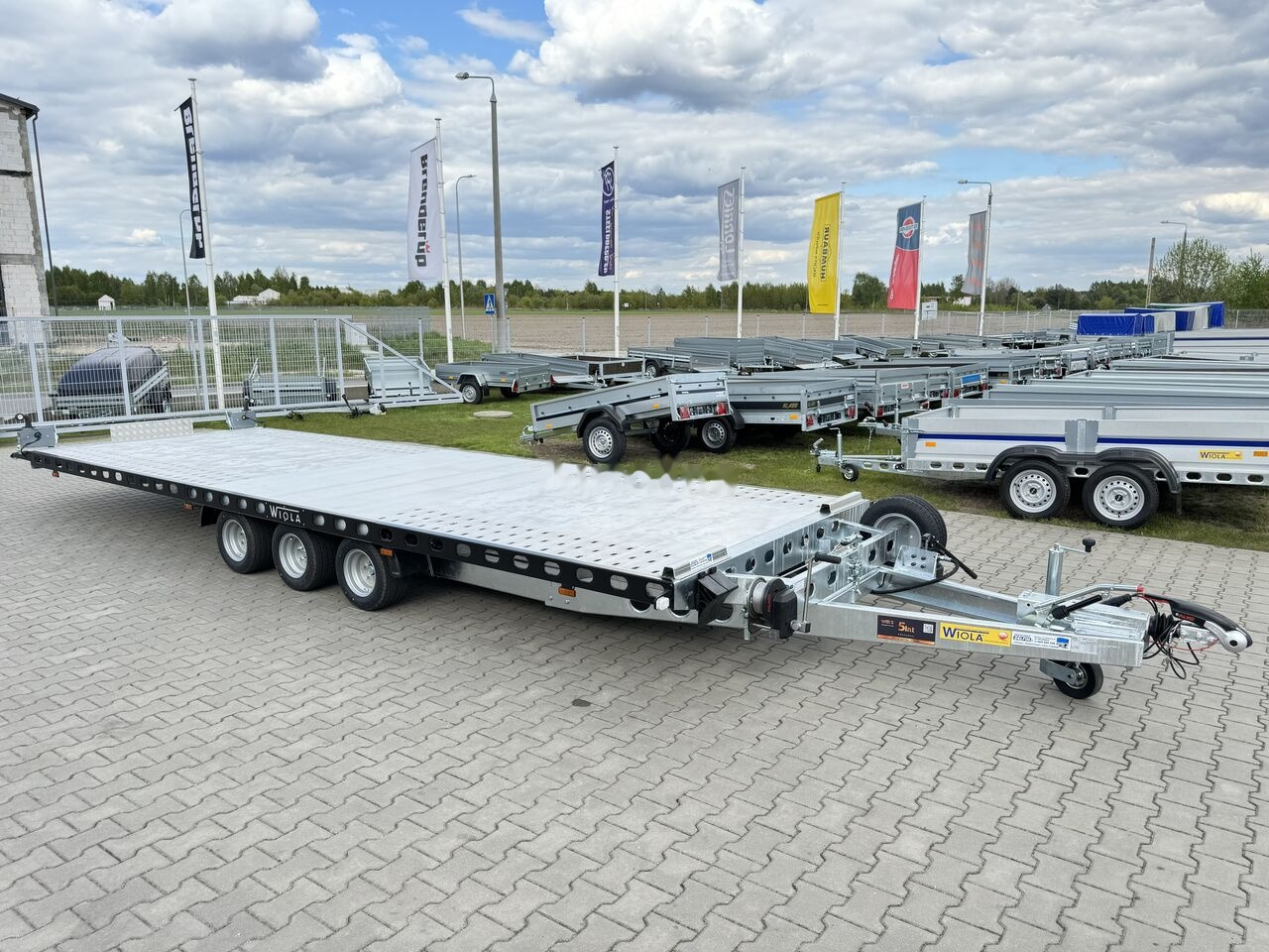 Новый Прицеп-автовоз Wiola L35G65P hydraulic lifting 650x216 cm 3.5T GVW for vans trucks: фото 1