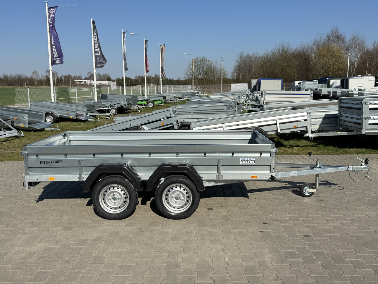 ZASŁAW 300T - przyczepa skrzyniowa 2 osie / 750kg - Прицеп для легкового автомобиля: фото 2 ZASŁAW 300T - przyczepa skrzyniowa 2 osie / 750kg - Прицеп для легкового автомобиля: фото 2